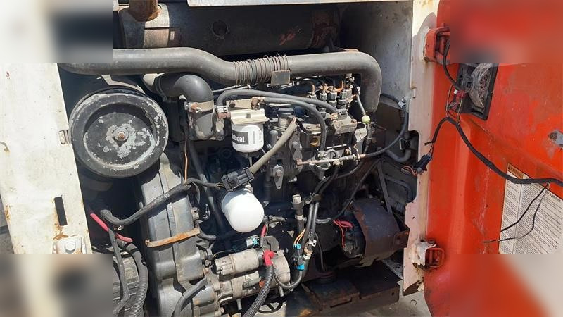 BOBCAT S220 - Skid steer: gambar 3 BOBCAT S220 - Skid steer: gambar 3