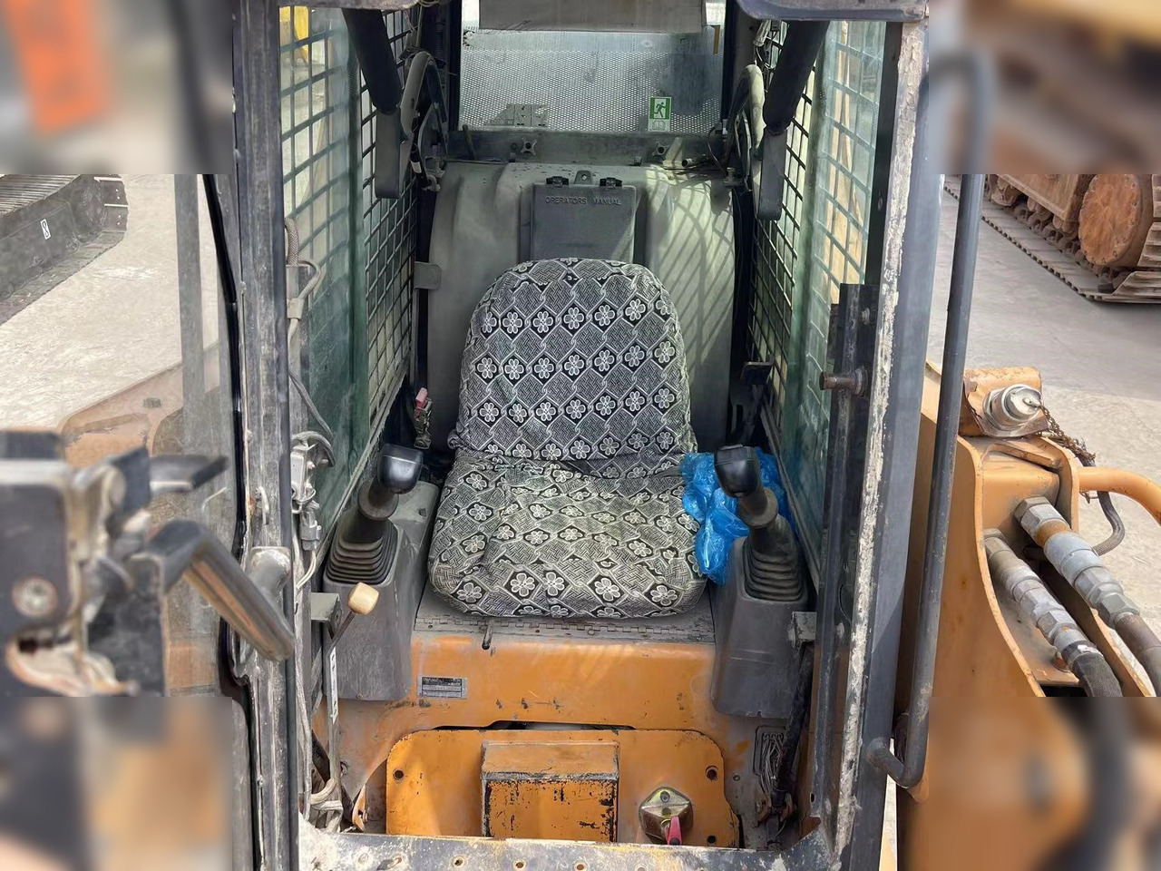 Skid steer CASE 85XT: gambar 6
