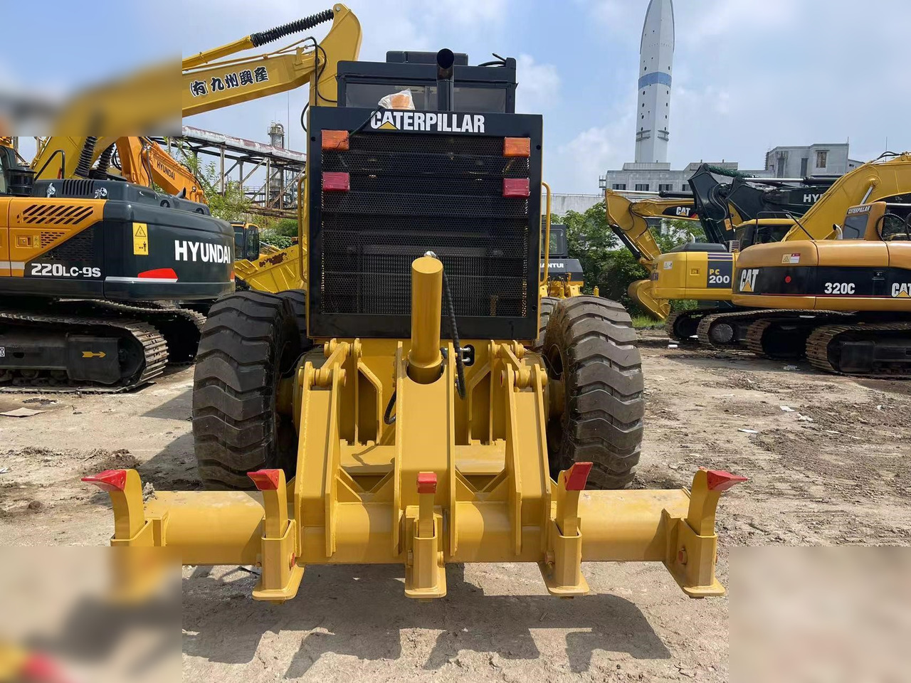 CATERPILLAR 120H - Grader: gambar 4 CATERPILLAR 120H - Grader: gambar 4