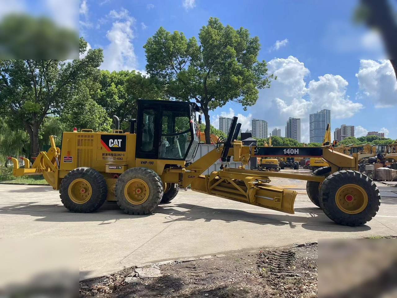 CATERPILLAR 140H - Grader: gambar 2 CATERPILLAR 140H - Grader: gambar 2