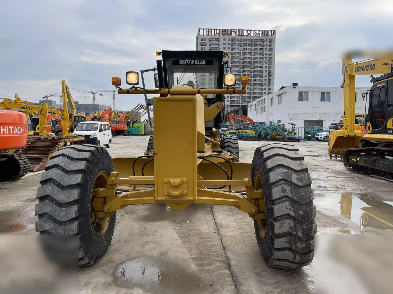 Grader CATERPILLAR 140H: gambar 6