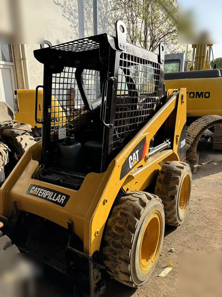 CATERPILLAR 226B - Skid steer: gambar 3 CATERPILLAR 226B - Skid steer: gambar 3