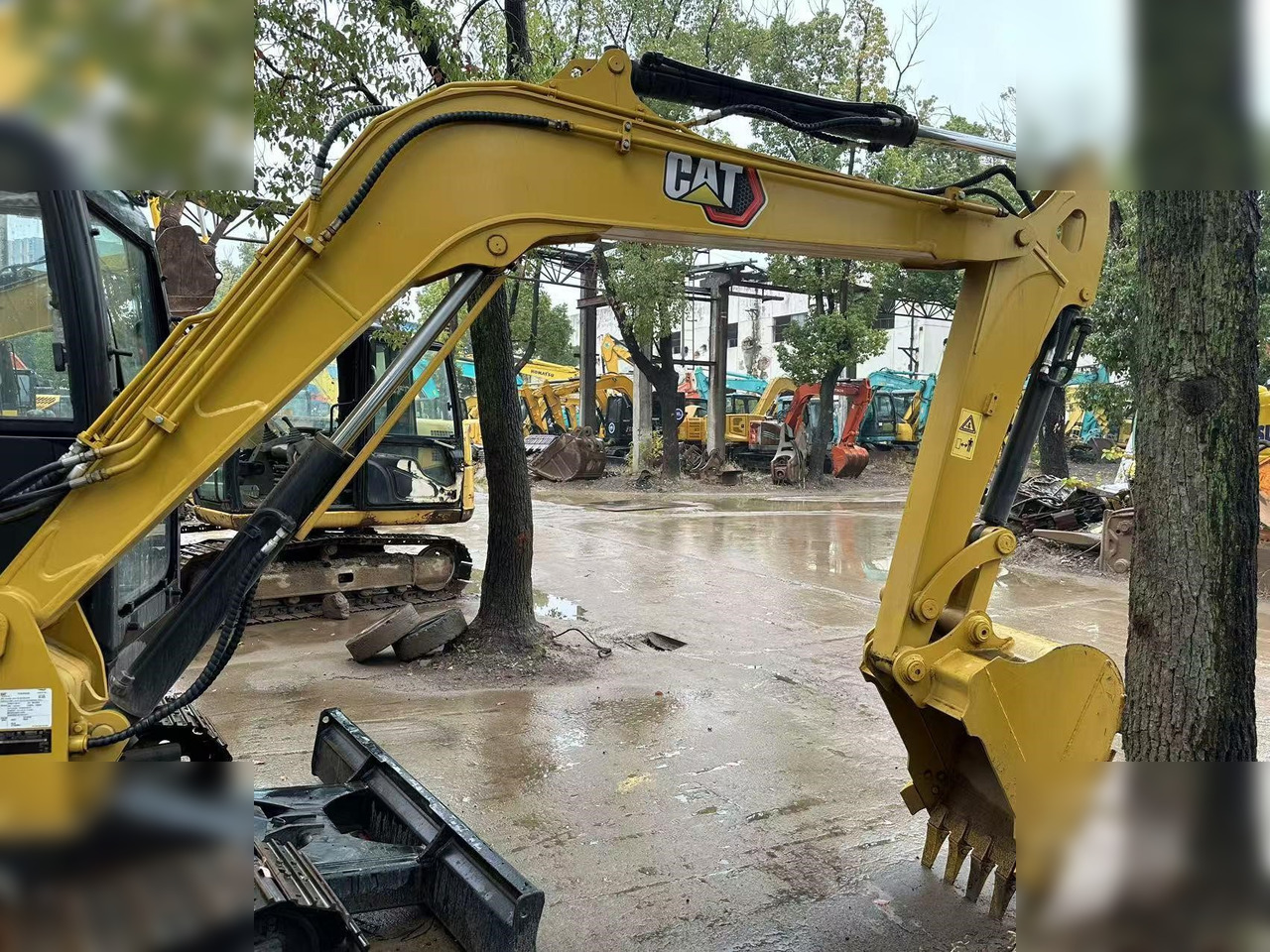 CATERPILLAR 305.5E - Ekskavator mini: gambar 4 CATERPILLAR 305.5E - Ekskavator mini: gambar 4