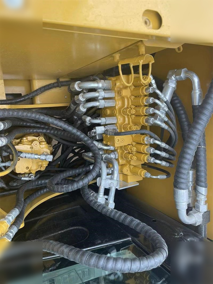Ekskavator perayap CATERPILLAR 307D: gambar 9