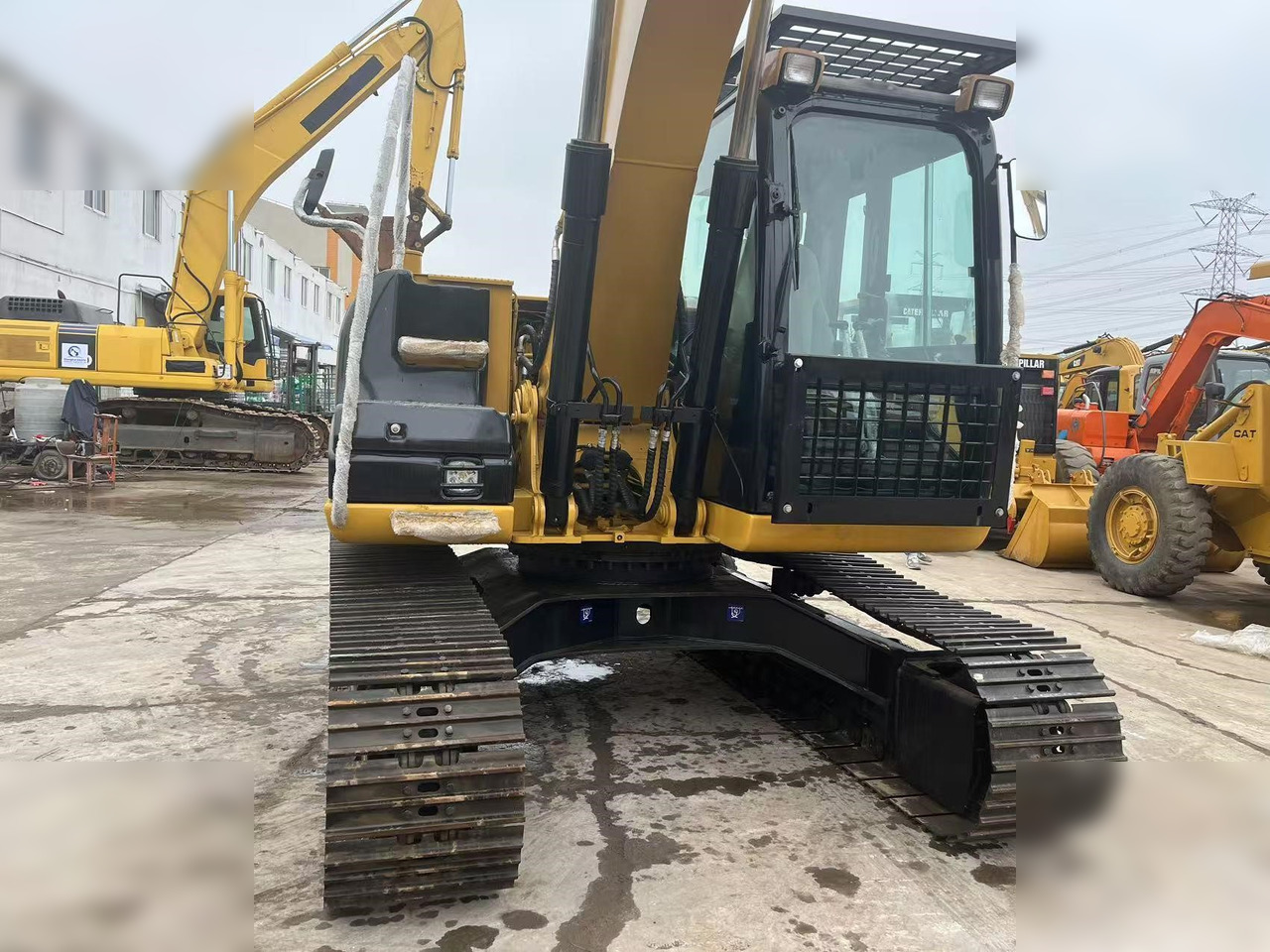 CATERPILLAR 313D2 GC - Ekskavator perayap: gambar 4 CATERPILLAR 313D2 GC - Ekskavator perayap: gambar 4