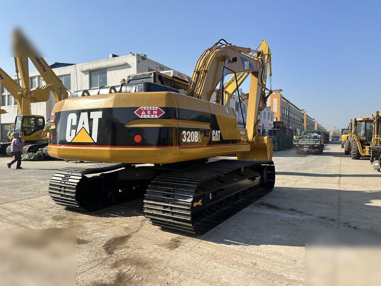 CATERPILLAR 320BL - Ekskavator perayap: gambar 3 CATERPILLAR 320BL - Ekskavator perayap: gambar 3