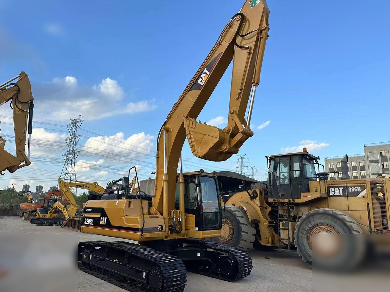 CATERPILLAR 320BL - Ekskavator perayap: gambar 5 CATERPILLAR 320BL - Ekskavator perayap: gambar 5