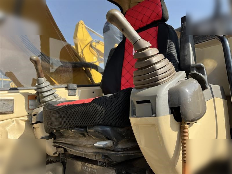 CATERPILLAR 320BL - Ekskavator perayap: gambar 4 CATERPILLAR 320BL - Ekskavator perayap: gambar 4