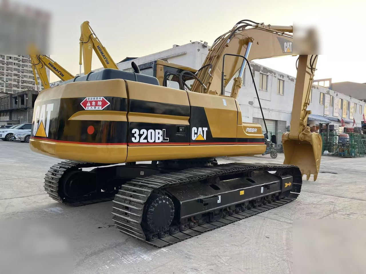 CATERPILLAR 320BL - Ekskavator perayap: gambar 2 CATERPILLAR 320BL - Ekskavator perayap: gambar 2