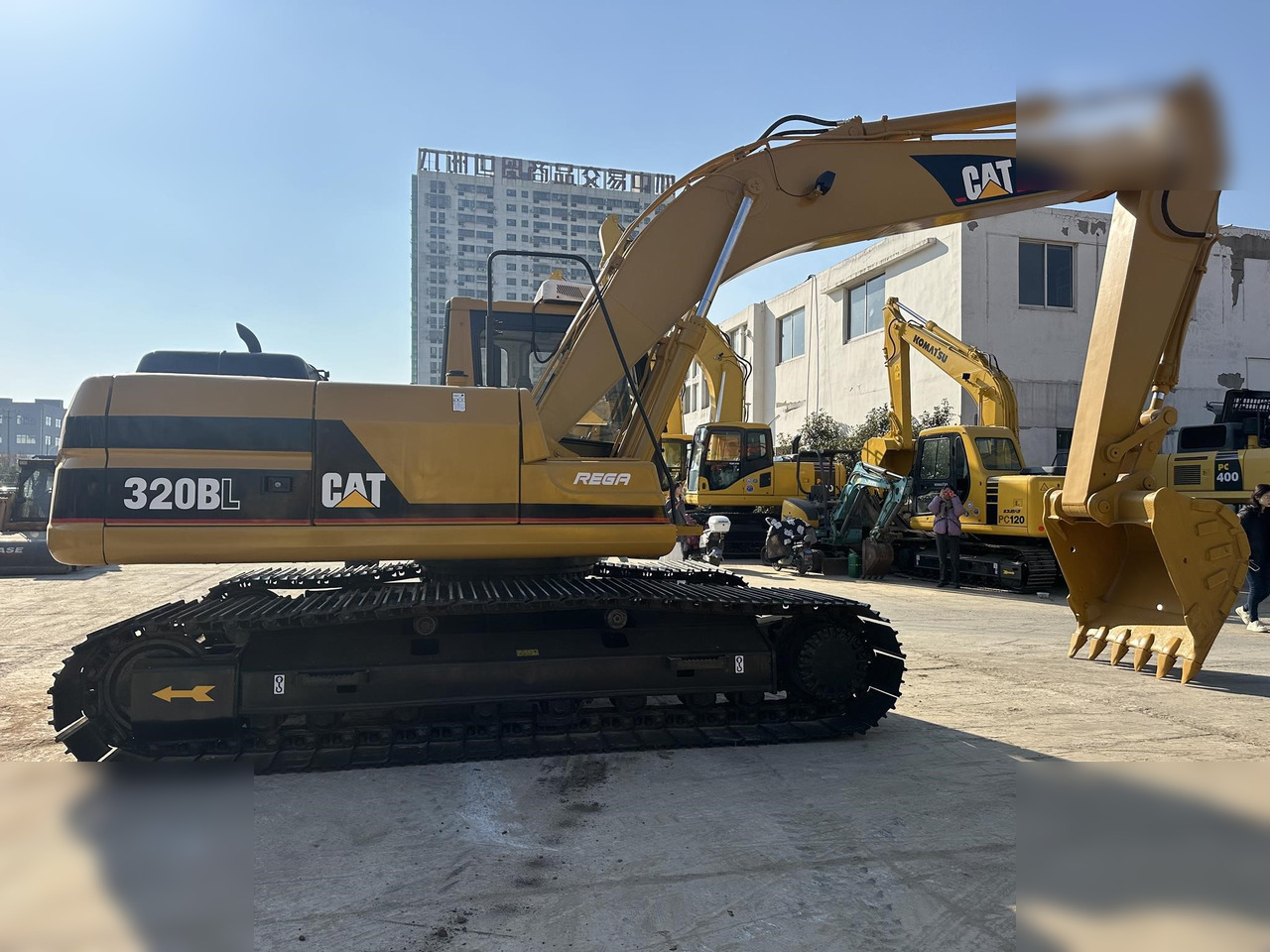CATERPILLAR 320BL - Ekskavator perayap: gambar 2 CATERPILLAR 320BL - Ekskavator perayap: gambar 2