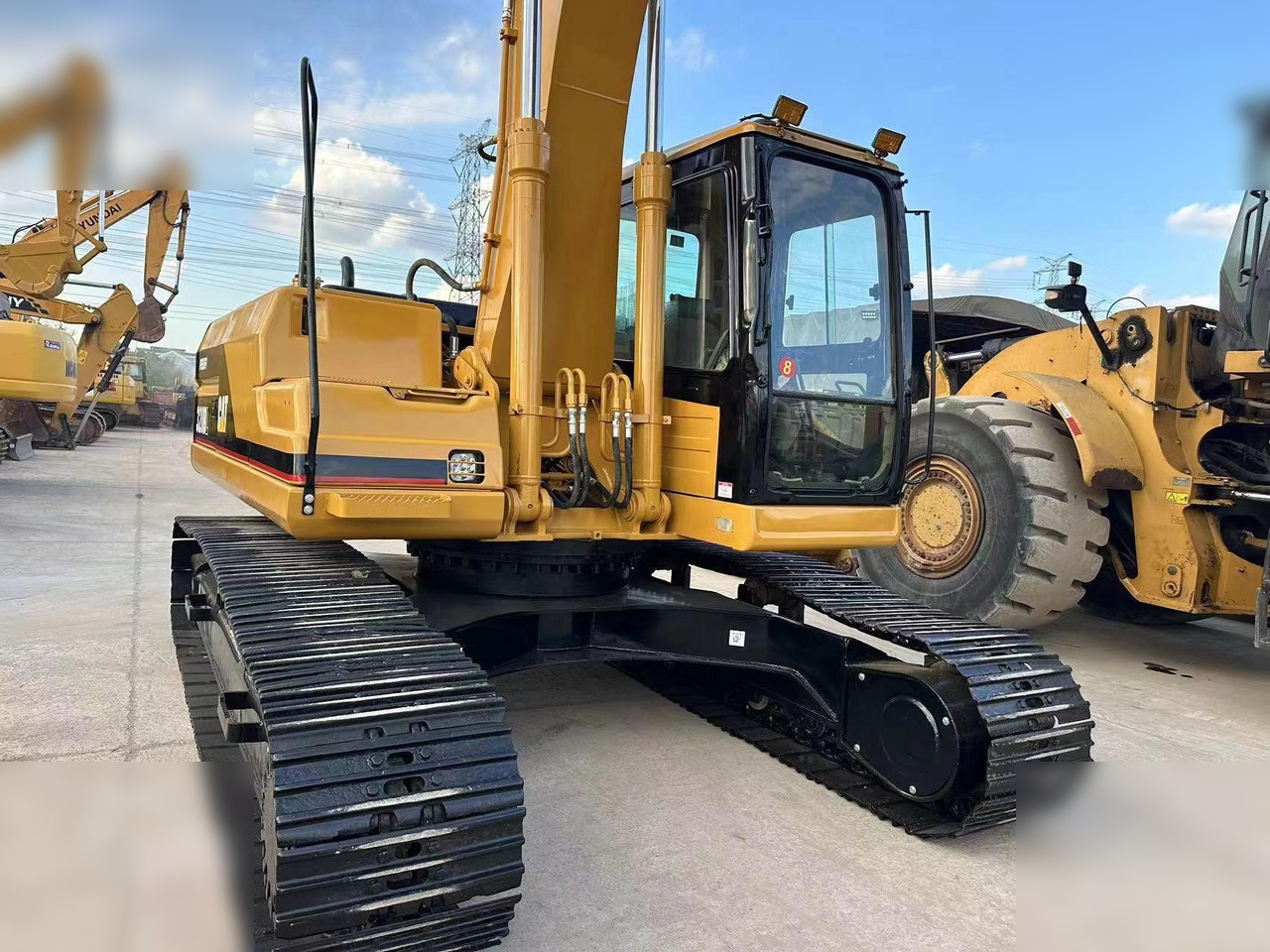CATERPILLAR 320BL - Ekskavator perayap: gambar 4 CATERPILLAR 320BL - Ekskavator perayap: gambar 4