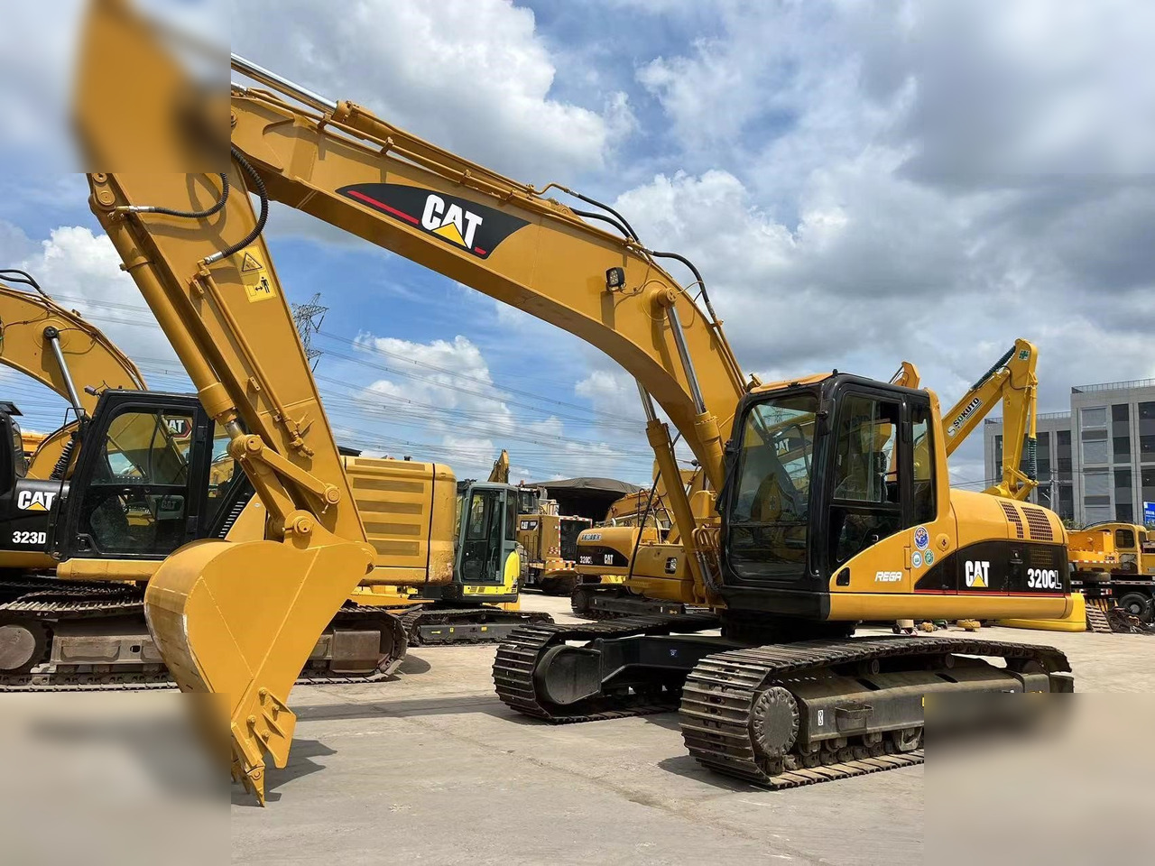 CATERPILLAR 320CL - Ekskavator perayap: gambar 4 CATERPILLAR 320CL - Ekskavator perayap: gambar 4