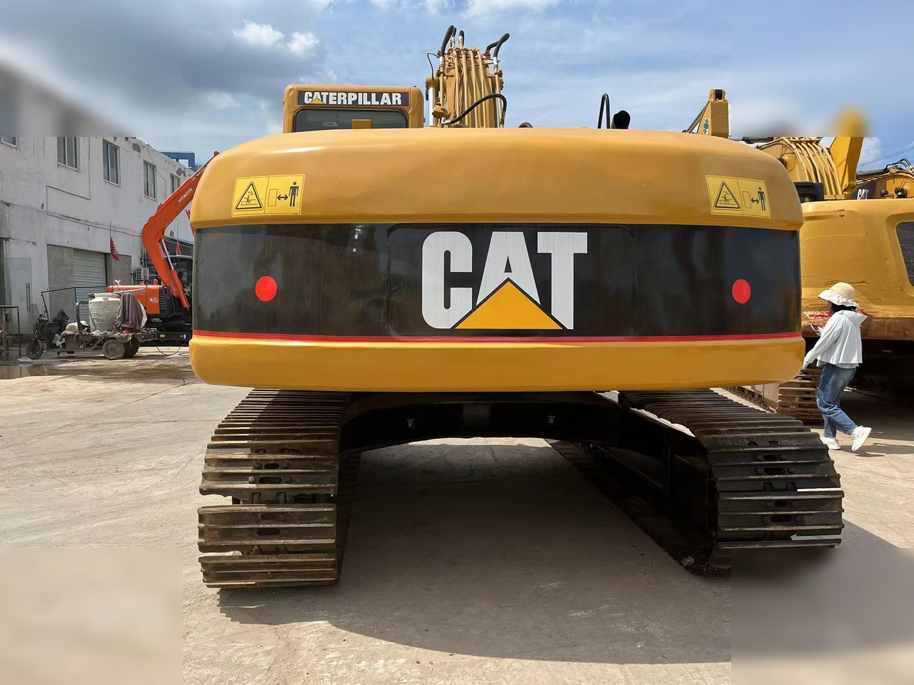 CATERPILLAR 320CL - Ekskavator perayap: gambar 2 CATERPILLAR 320CL - Ekskavator perayap: gambar 2