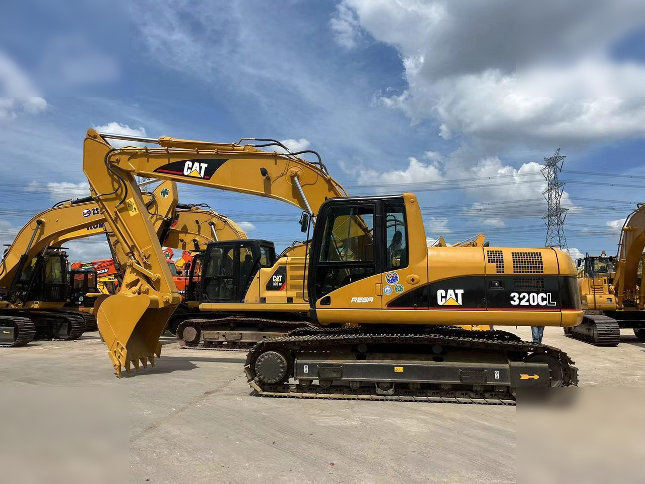 CATERPILLAR 320CL - Ekskavator perayap: gambar 1 CATERPILLAR 320CL - Ekskavator perayap: gambar 1