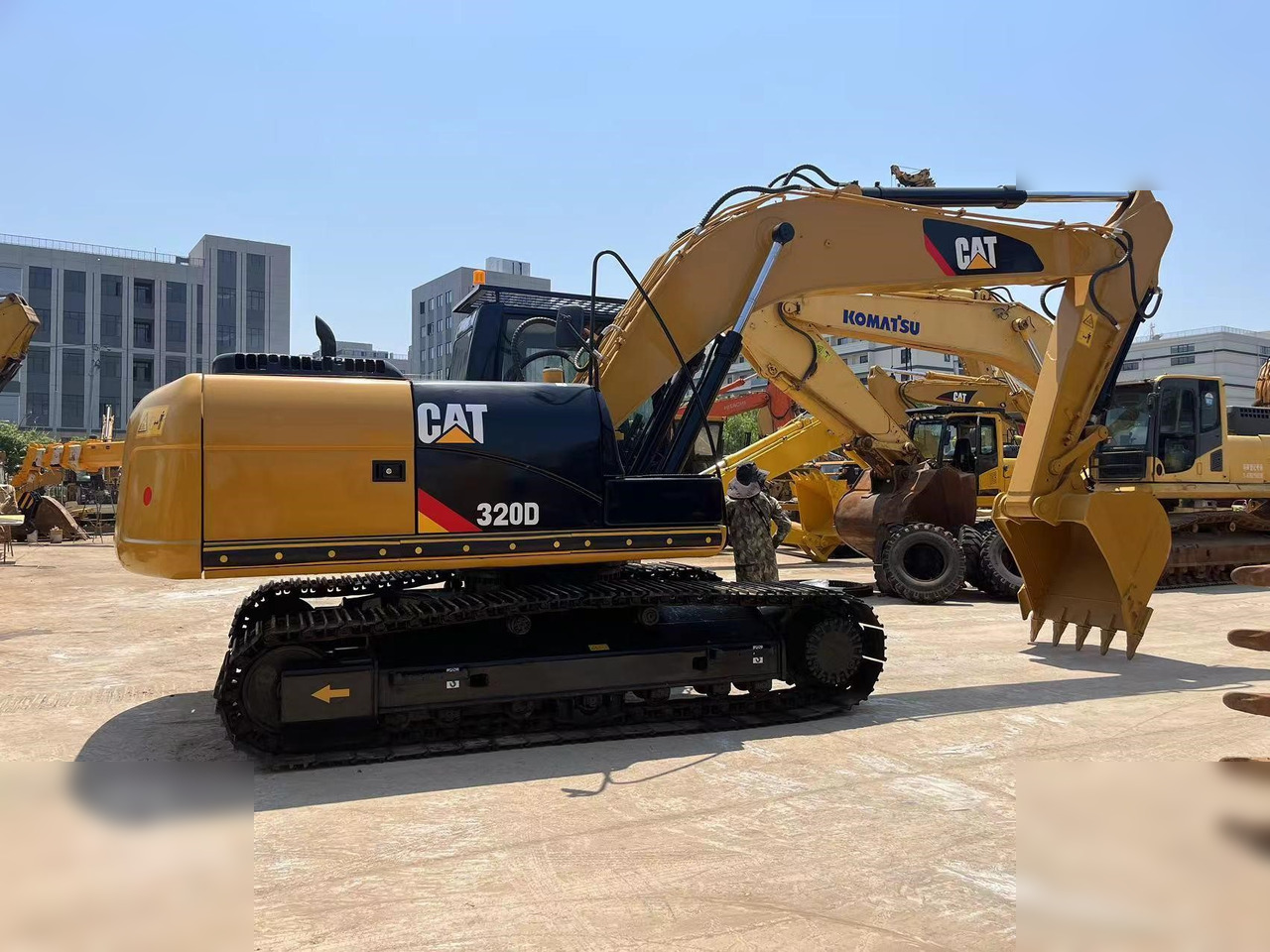 CATERPILLAR 320D - Ekskavator perayap: gambar 2 CATERPILLAR 320D - Ekskavator perayap: gambar 2