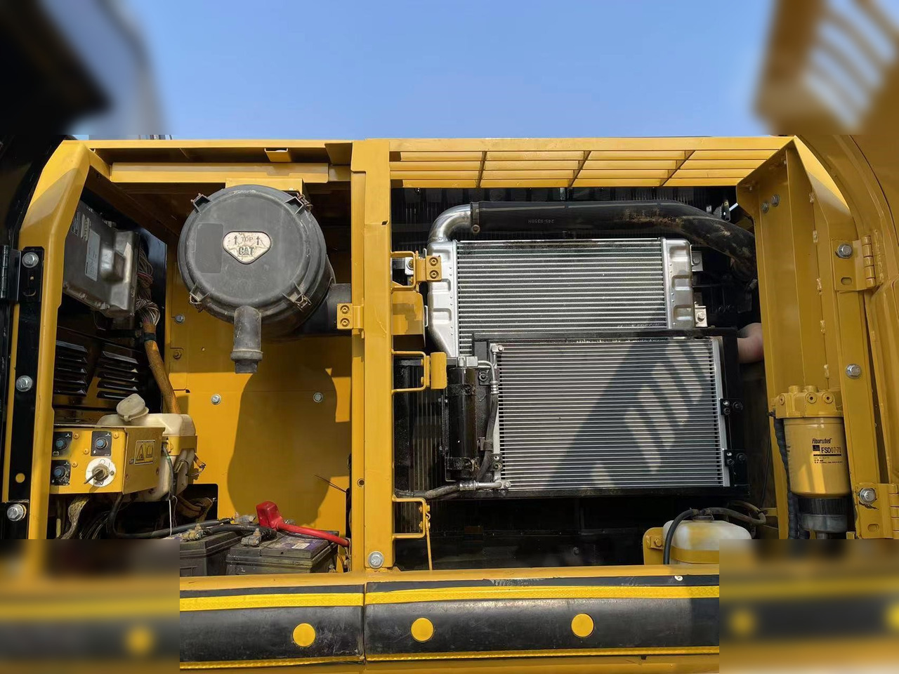 CATERPILLAR 320D - Ekskavator perayap: gambar 2 CATERPILLAR 320D - Ekskavator perayap: gambar 2