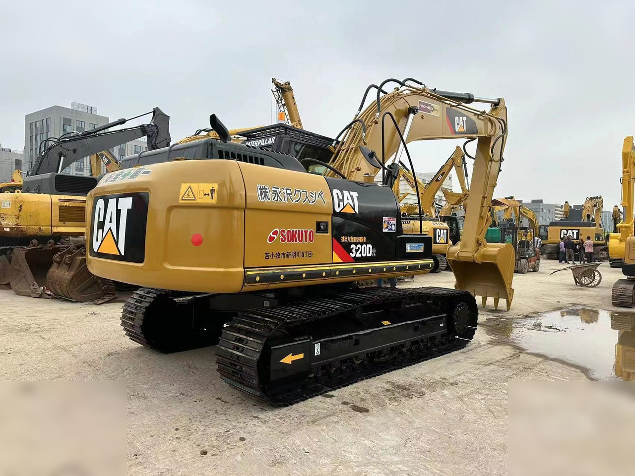 CATERPILLAR 320D2 - Ekskavator perayap: gambar 3 CATERPILLAR 320D2 - Ekskavator perayap: gambar 3