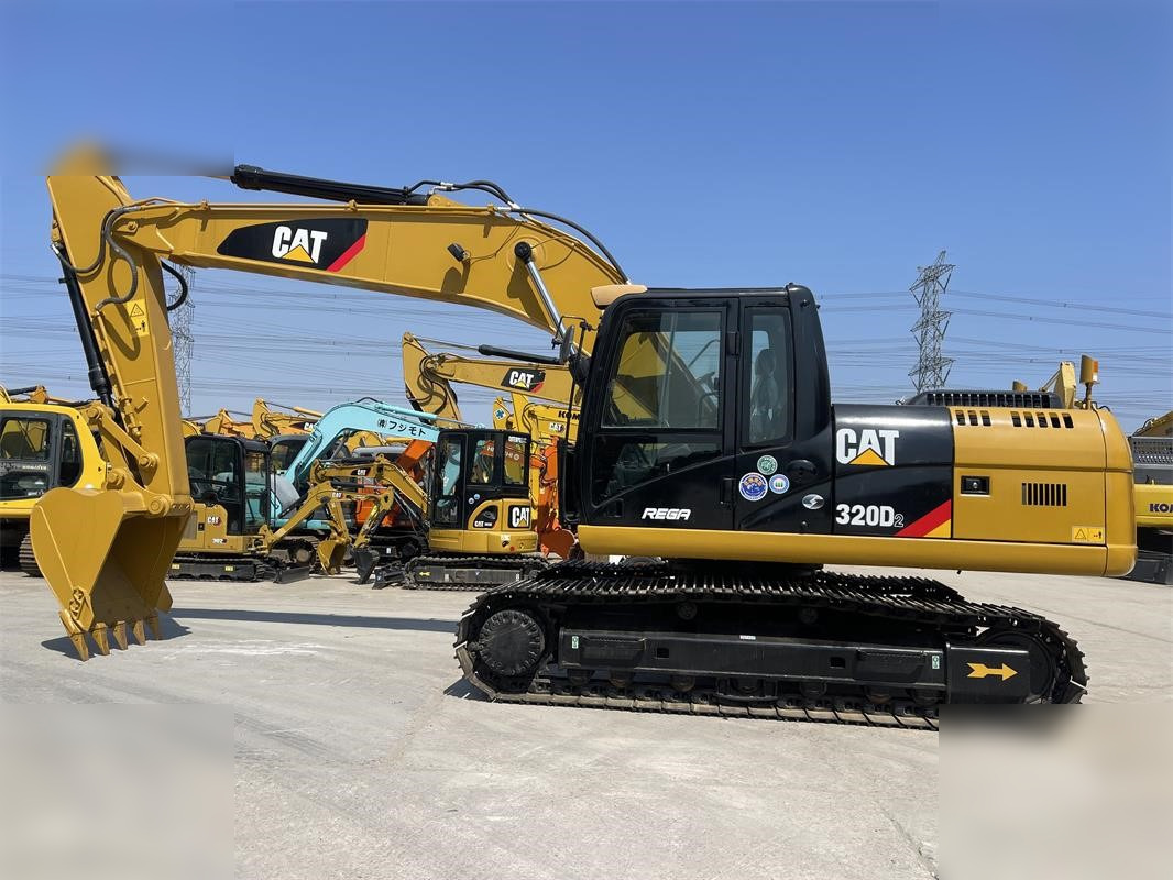 CATERPILLAR 320D2 - Ekskavator perayap: gambar 1 CATERPILLAR 320D2 - Ekskavator perayap: gambar 1