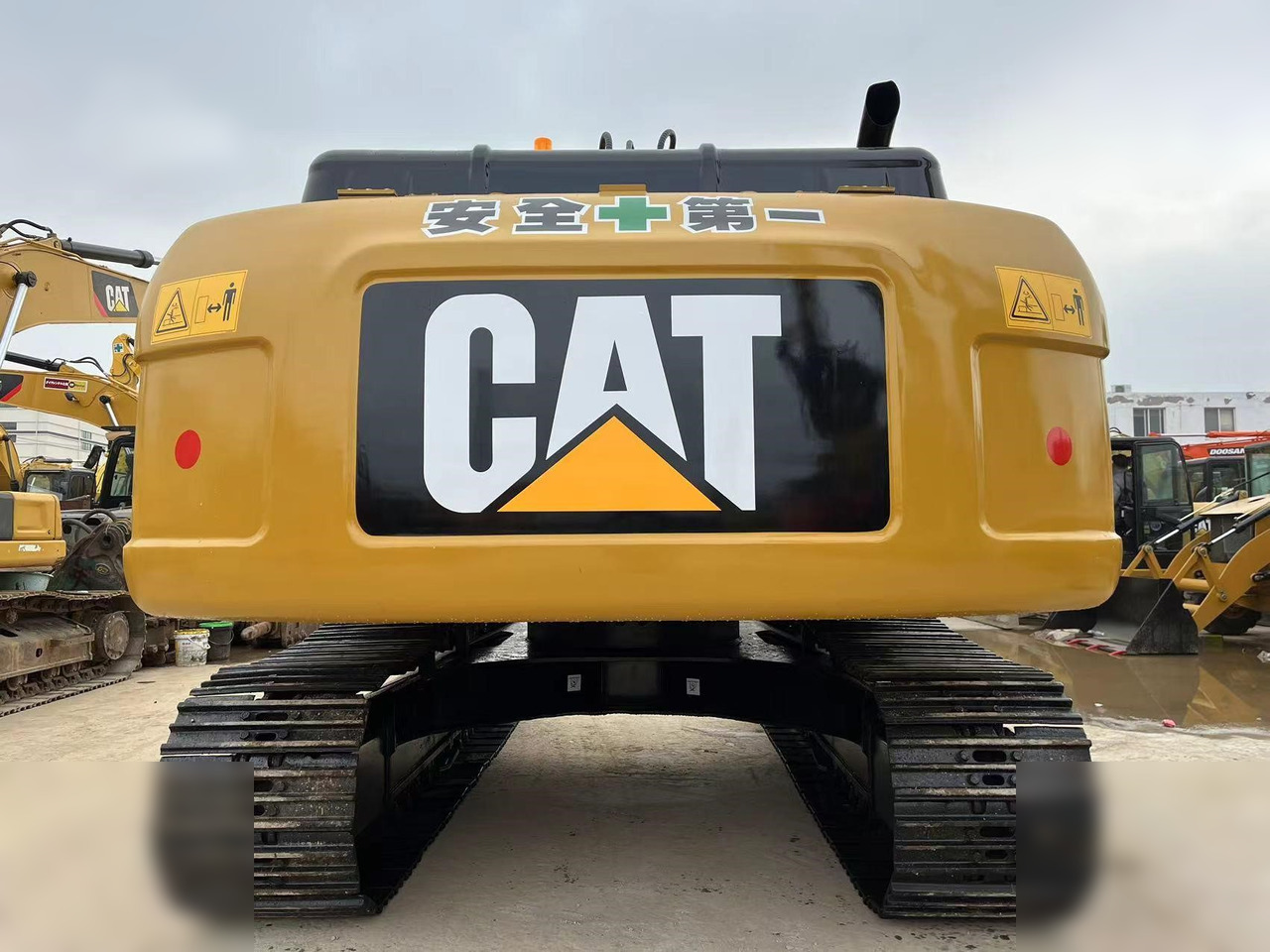 CATERPILLAR 320D2 - Ekskavator perayap: gambar 4 CATERPILLAR 320D2 - Ekskavator perayap: gambar 4