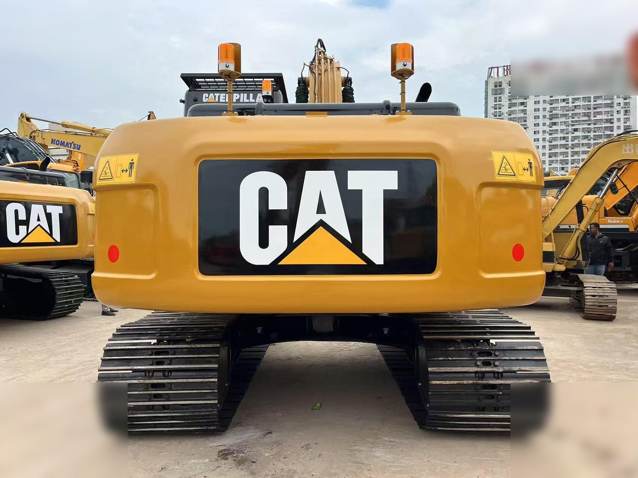 CATERPILLAR 320D2L - Ekskavator perayap: gambar 3 CATERPILLAR 320D2L - Ekskavator perayap: gambar 3