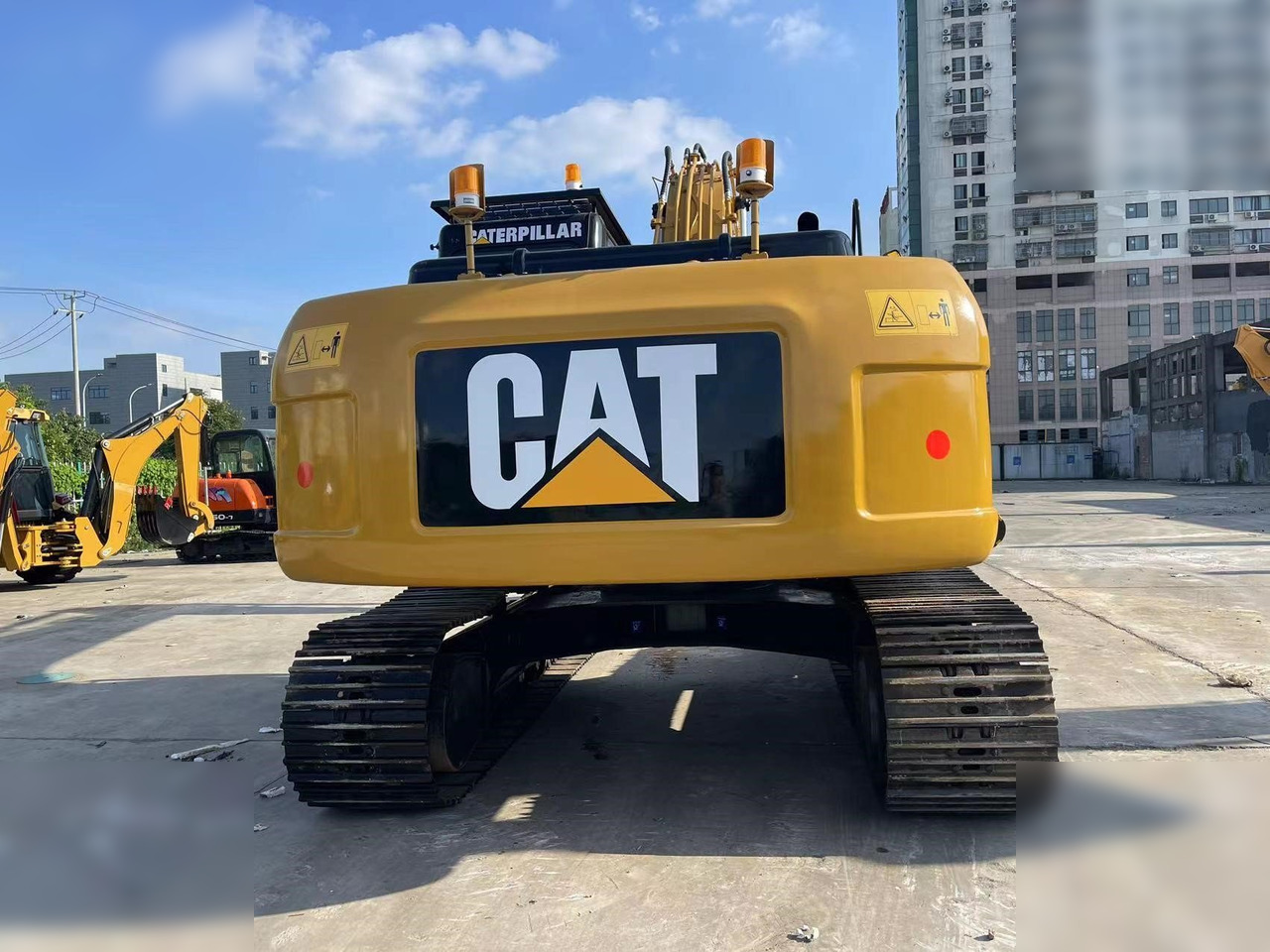 CATERPILLAR 320DL - Ekskavator perayap: gambar 4 CATERPILLAR 320DL - Ekskavator perayap: gambar 4