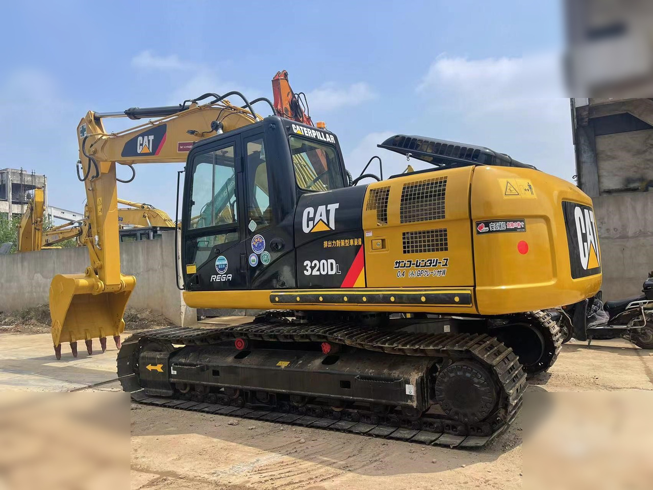 CATERPILLAR 320DL - Ekskavator perayap: gambar 2 CATERPILLAR 320DL - Ekskavator perayap: gambar 2