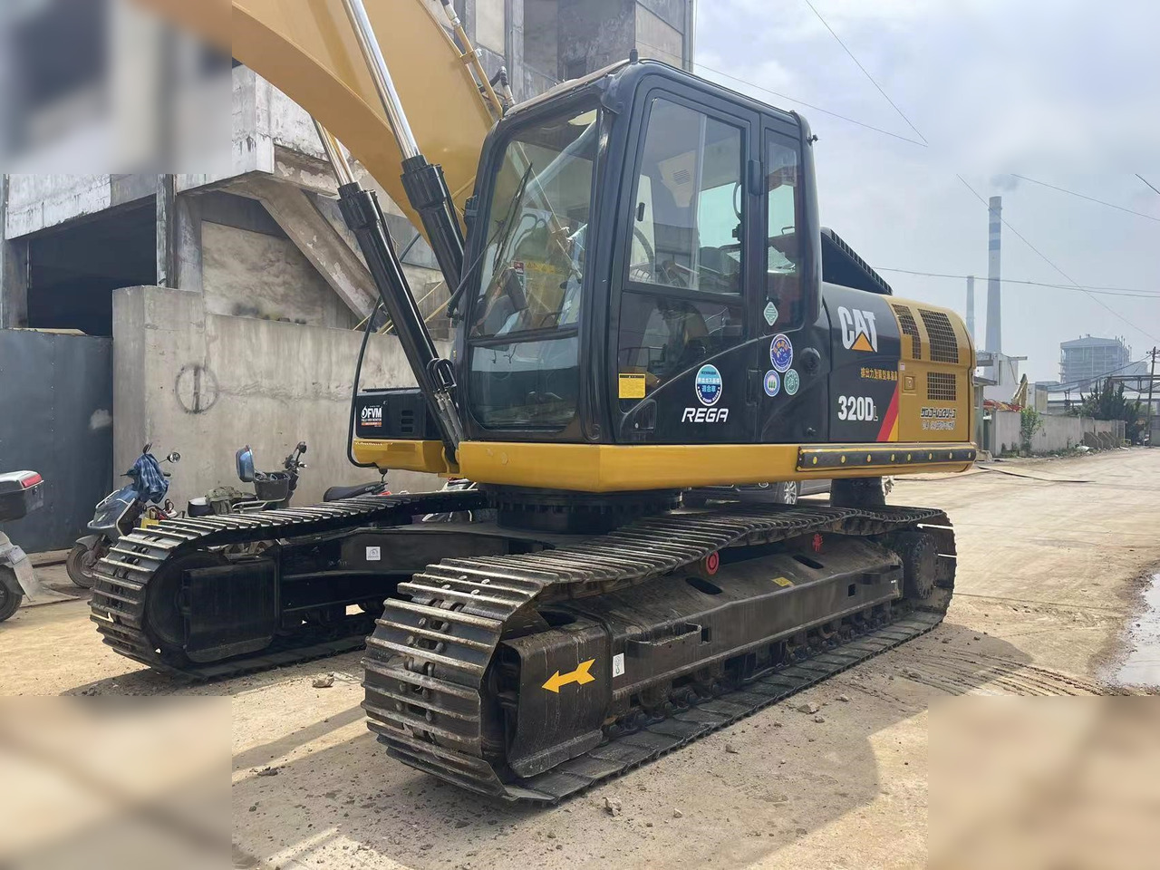 CATERPILLAR 320DL - Ekskavator perayap: gambar 3 CATERPILLAR 320DL - Ekskavator perayap: gambar 3