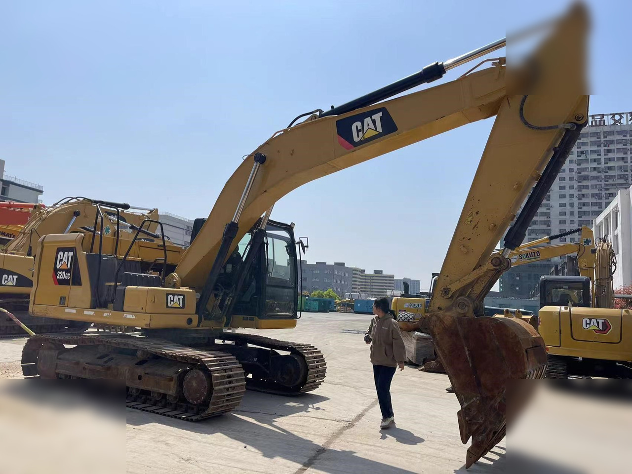 CATERPILLAR 320GC - Ekskavator perayap: gambar 3 CATERPILLAR 320GC - Ekskavator perayap: gambar 3