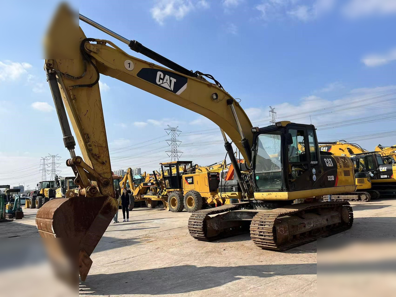 CATERPILLAR 323D - Ekskavator perayap: gambar 2 CATERPILLAR 323D - Ekskavator perayap: gambar 2