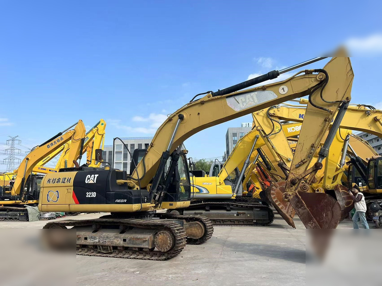 CATERPILLAR 323D - Ekskavator perayap: gambar 1 CATERPILLAR 323D - Ekskavator perayap: gambar 1