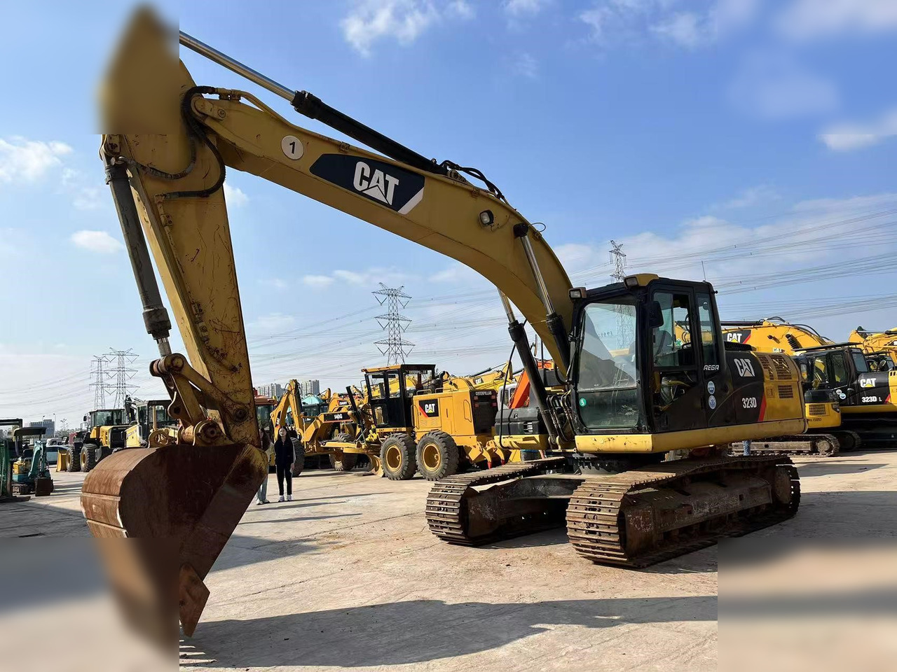 CATERPILLAR 323D - Ekskavator perayap: gambar 2 CATERPILLAR 323D - Ekskavator perayap: gambar 2