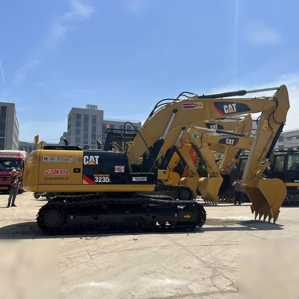 CATERPILLAR 323DL - Ekskavator perayap: gambar 1 CATERPILLAR 323DL - Ekskavator perayap: gambar 1