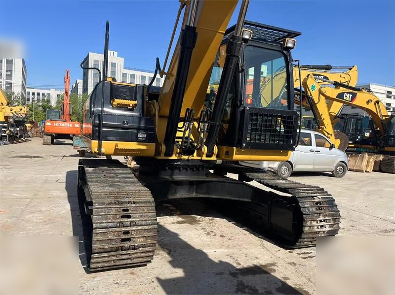 CATERPILLAR 324DL - Ekskavator perayap: gambar 4 CATERPILLAR 324DL - Ekskavator perayap: gambar 4