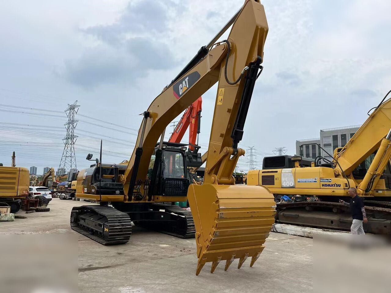 CATERPILLAR 325DL - Ekskavator perayap: gambar 3 CATERPILLAR 325DL - Ekskavator perayap: gambar 3
