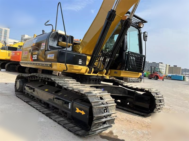 CATERPILLAR 325DL - Ekskavator perayap: gambar 4 CATERPILLAR 325DL - Ekskavator perayap: gambar 4