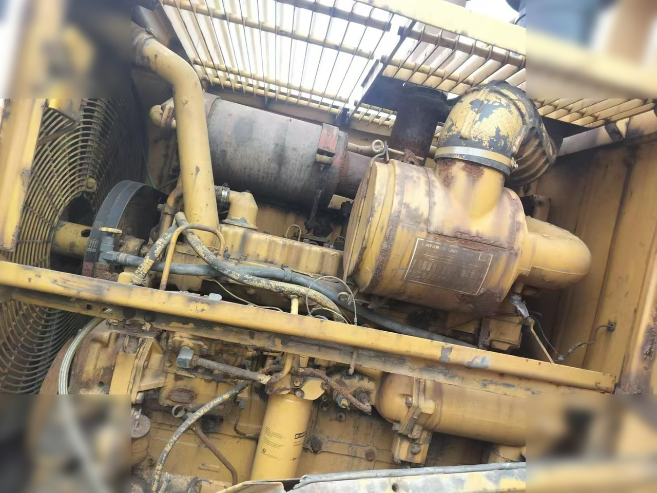 Pemadat CATERPILLAR 815B: gambar 8
