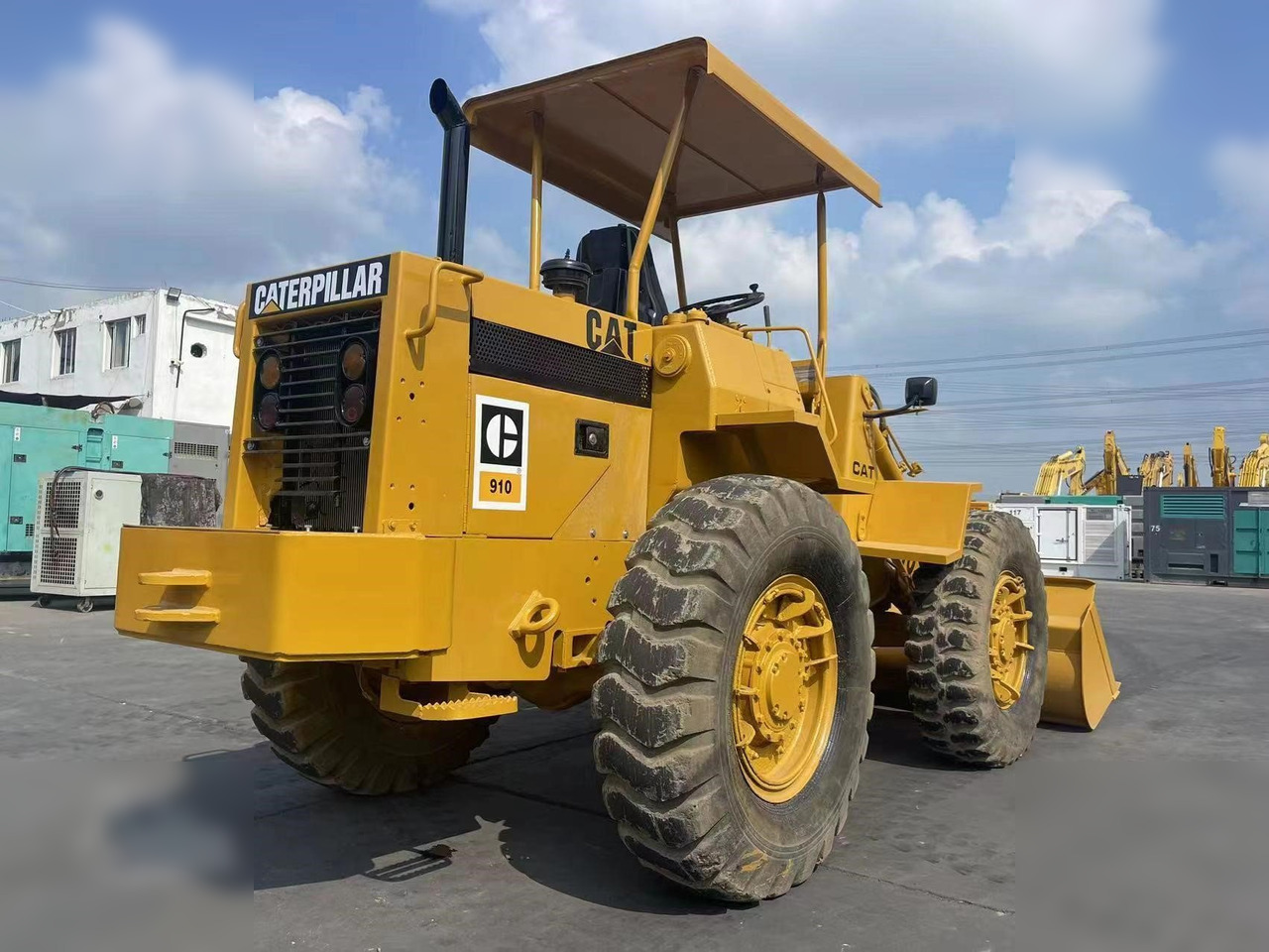 CATERPILLAR 910 - Wheel loader: gambar 4 CATERPILLAR 910 - Wheel loader: gambar 4