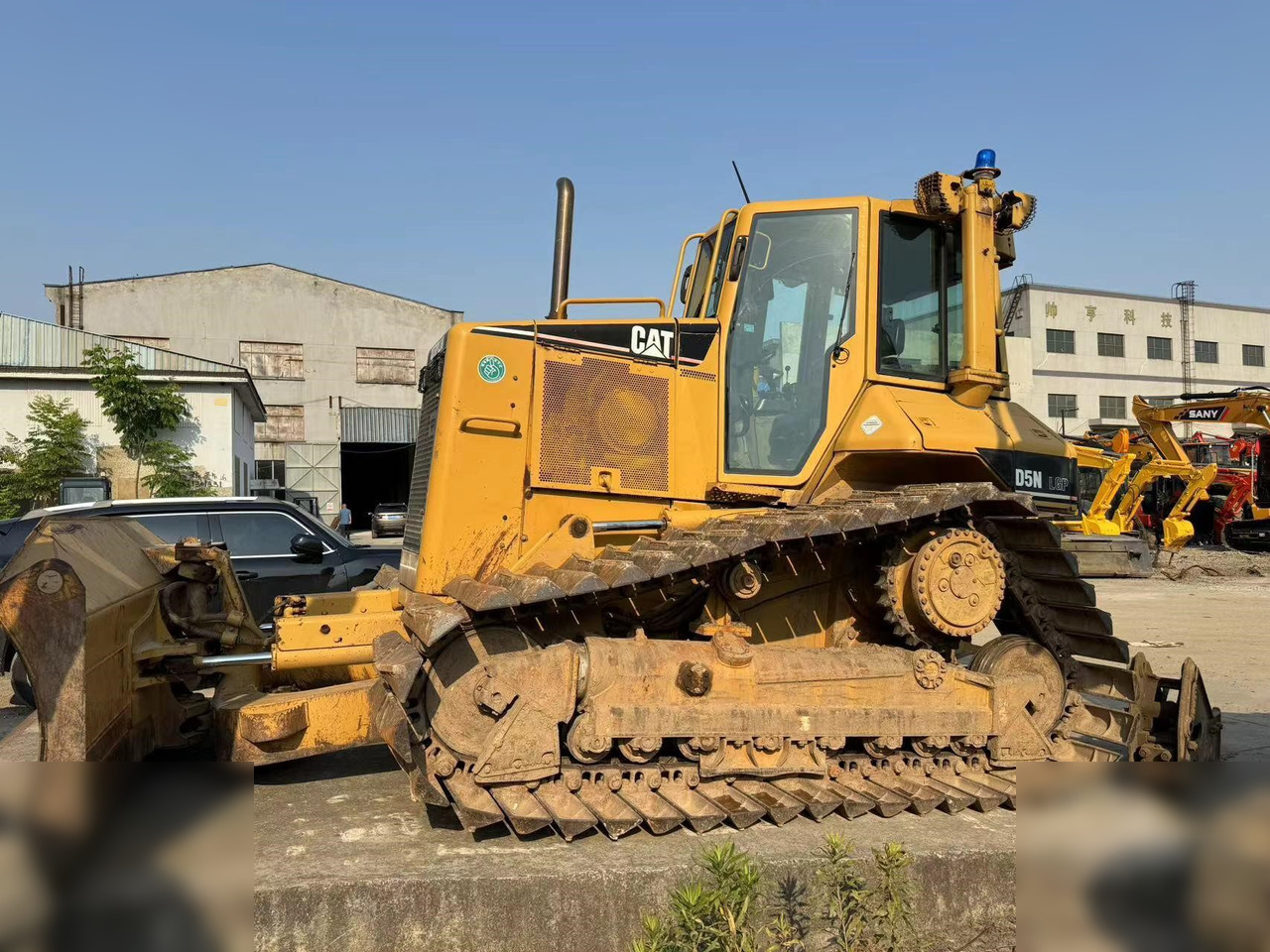 CATERPILLAR D5N - Bulldozer: gambar 1 CATERPILLAR D5N - Bulldozer: gambar 1