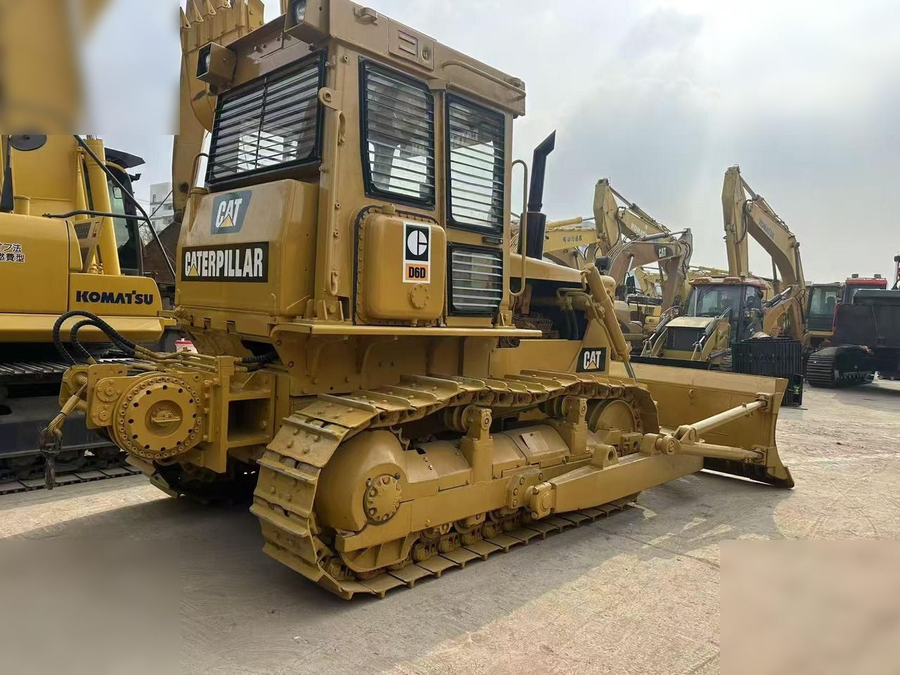 CATERPILLAR D6D - Bulldozer: gambar 4 CATERPILLAR D6D - Bulldozer: gambar 4