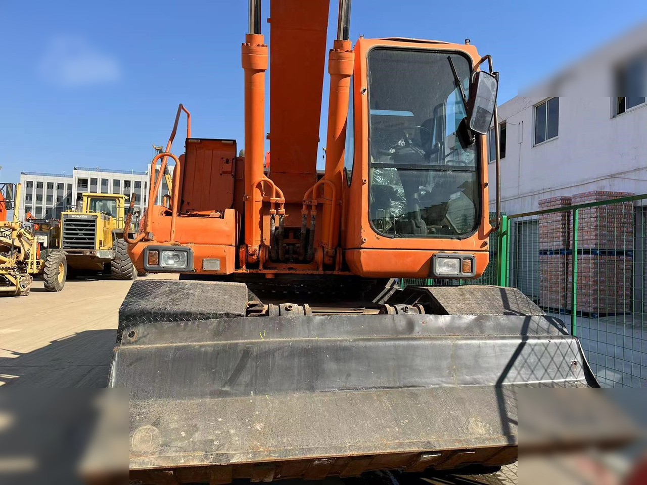 DOOSAN DH210W-7 - Ekskavator roda: gambar 3 DOOSAN DH210W-7 - Ekskavator roda: gambar 3