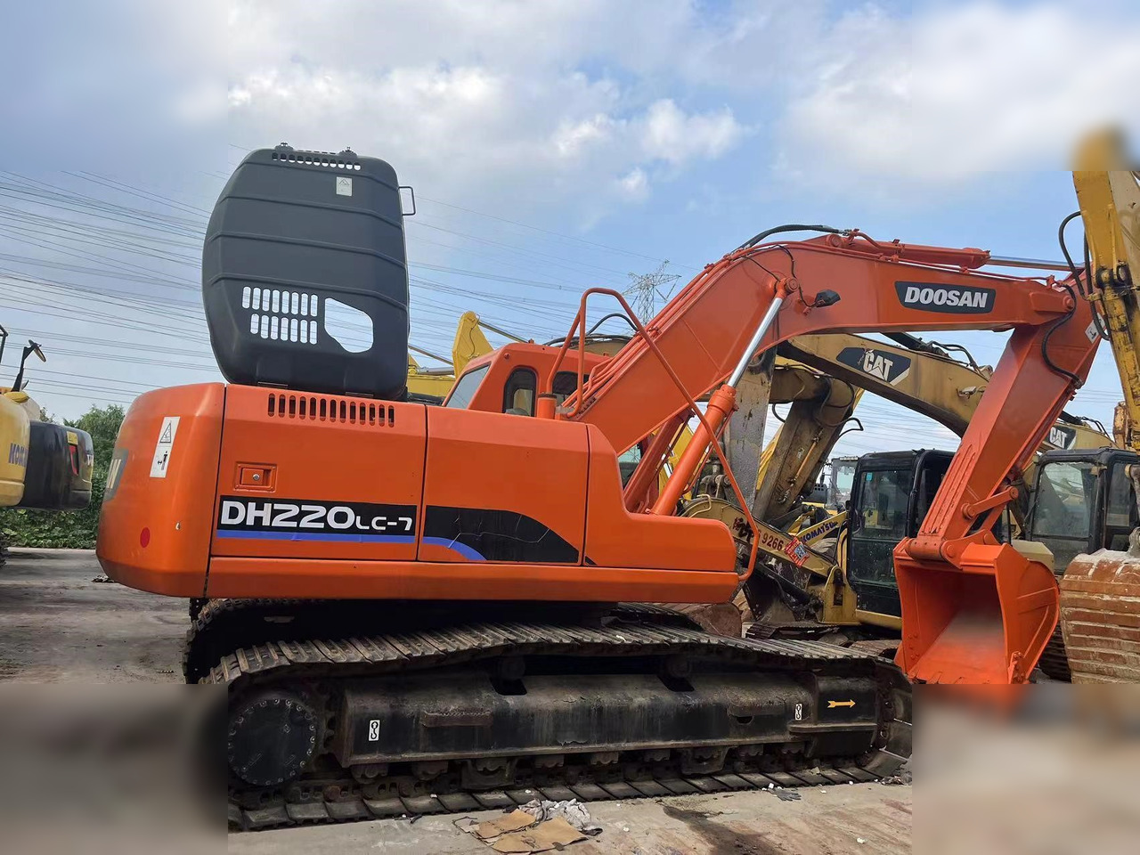 DOOSAN DH220 LC-7 - Ekskavator perayap: gambar 1 DOOSAN DH220 LC-7 - Ekskavator perayap: gambar 1