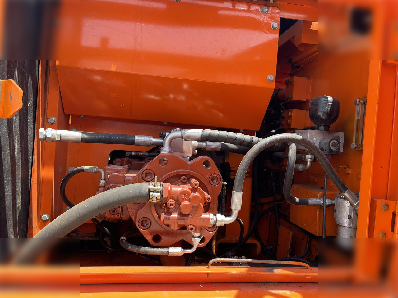 DOOSAN DH220 LC-7 - Ekskavator perayap: gambar 3 DOOSAN DH220 LC-7 - Ekskavator perayap: gambar 3