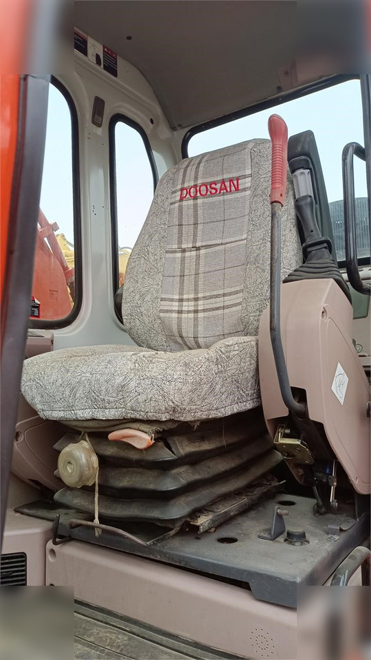 DOOSAN DH220 LC-7 - Ekskavator perayap: gambar 4 DOOSAN DH220 LC-7 - Ekskavator perayap: gambar 4