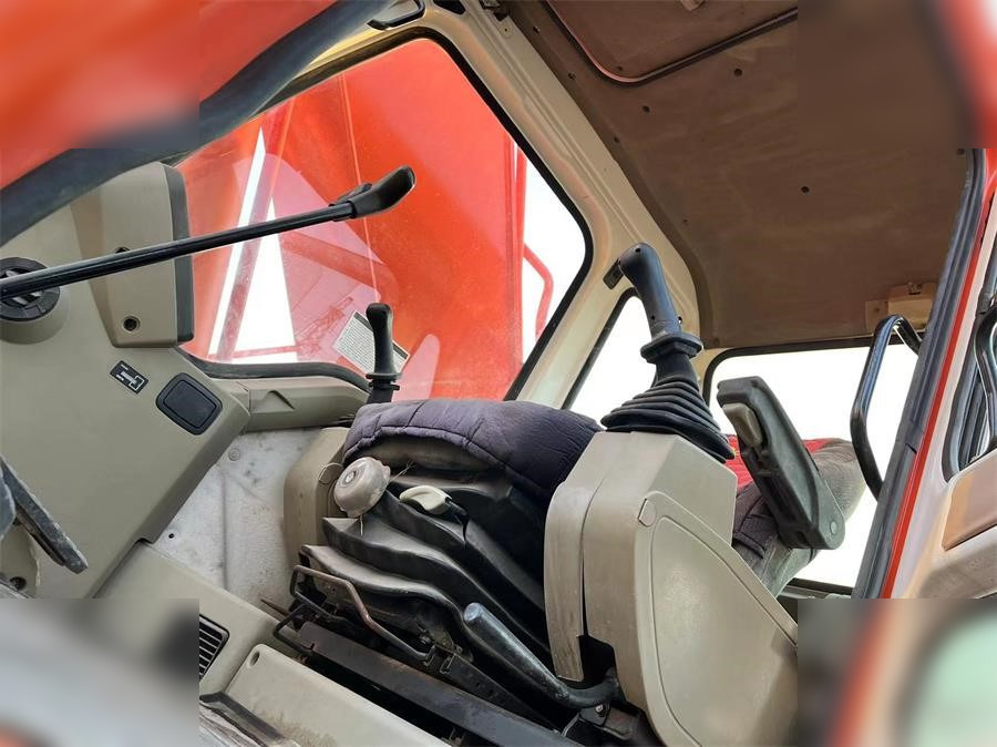Ekskavator perayap DOOSAN DH300 LC-7: gambar 11