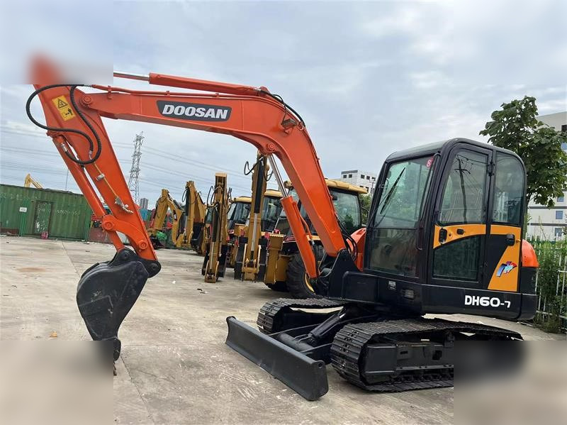 DOOSAN DH60-7 - Ekskavator perayap: gambar 4 DOOSAN DH60-7 - Ekskavator perayap: gambar 4