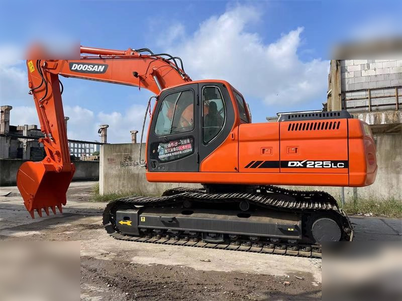 DOOSAN DX225 LC - Ekskavator perayap: gambar 1 DOOSAN DX225 LC - Ekskavator perayap: gambar 1