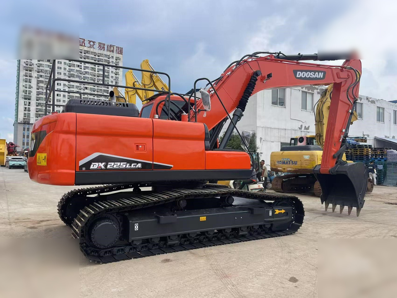 DOOSAN DX225 LC - Ekskavator perayap: gambar 2 DOOSAN DX225 LC - Ekskavator perayap: gambar 2