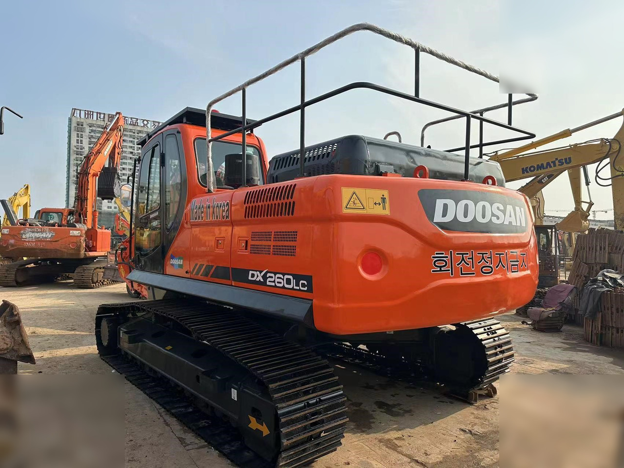 DOOSAN DX260 LC - Ekskavator perayap: gambar 3 DOOSAN DX260 LC - Ekskavator perayap: gambar 3