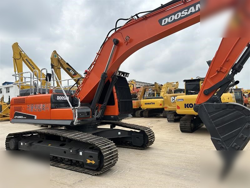 DOOSAN DX260 LC - Ekskavator perayap: gambar 5 DOOSAN DX260 LC - Ekskavator perayap: gambar 5