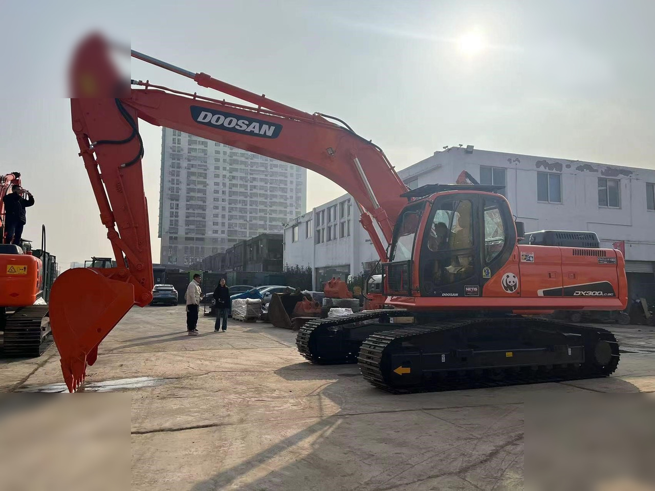 DOOSAN DX300 LC-9C - Ekskavator perayap: gambar 1 DOOSAN DX300 LC-9C - Ekskavator perayap: gambar 1